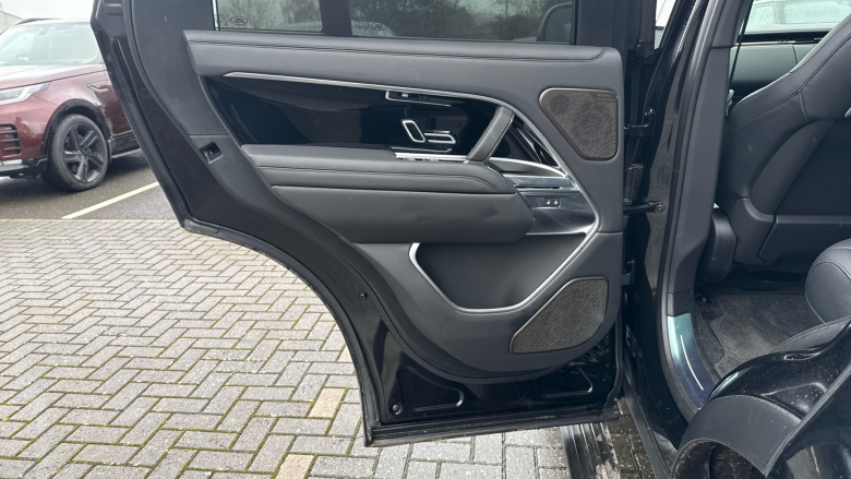 Land Rover Range Rover 3.0 D300 Autobiography 4dr Auto Diesel Estate